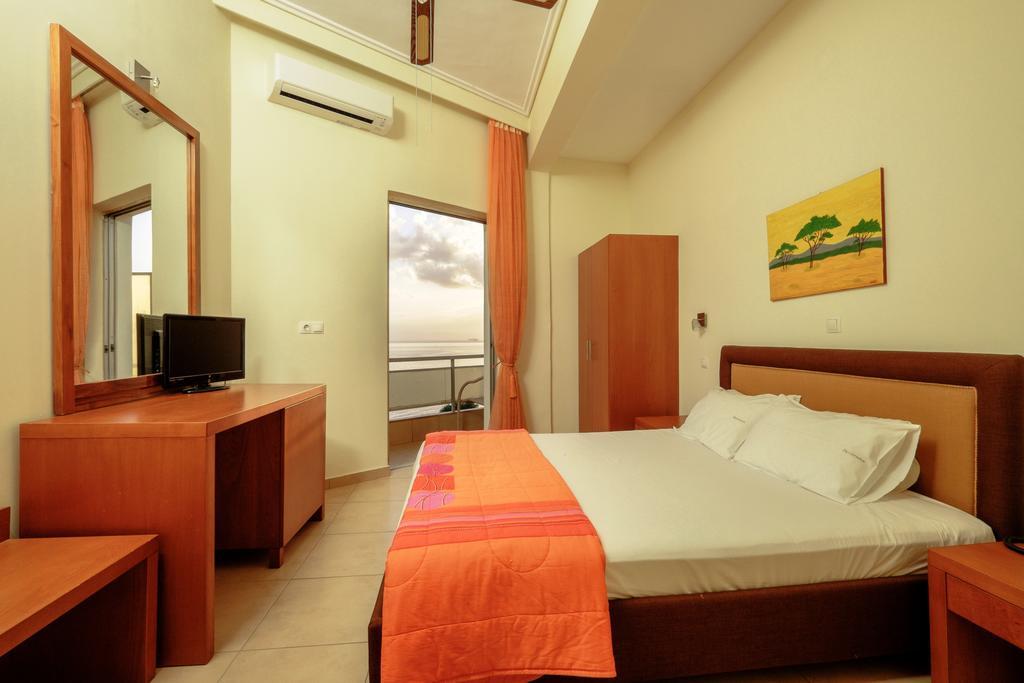Hotel Panorama كالاماتا الغرفة الصورة